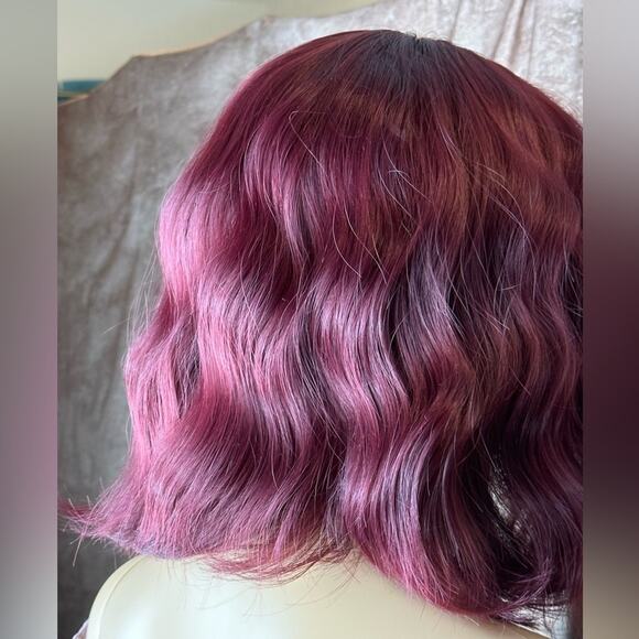 Burgundy wig with bangs - Picture 8 of 12